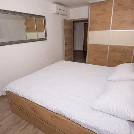 Apartmaji Aida Apartment *