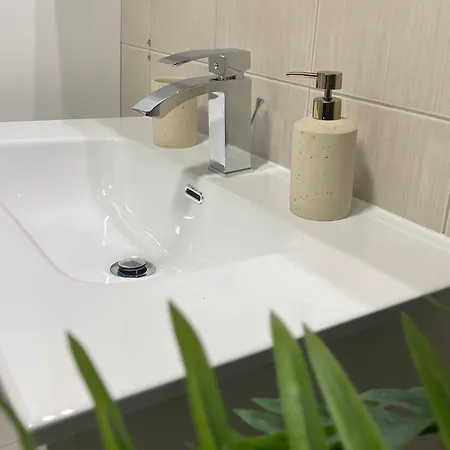 Apartmaji Aida דירה *