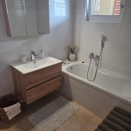 Apartmaji Aida *